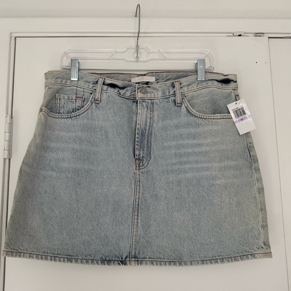 NWT 7 for all Mankind light wash denim mini skirt size 32 - Picture 1 of 12